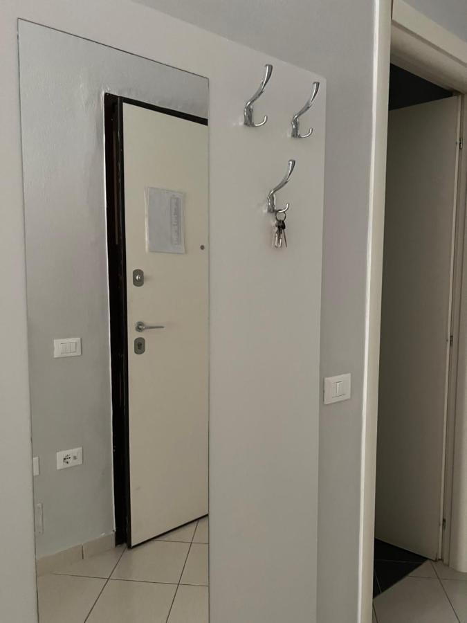 Emi Sol Apartment Vlorë Esterno foto