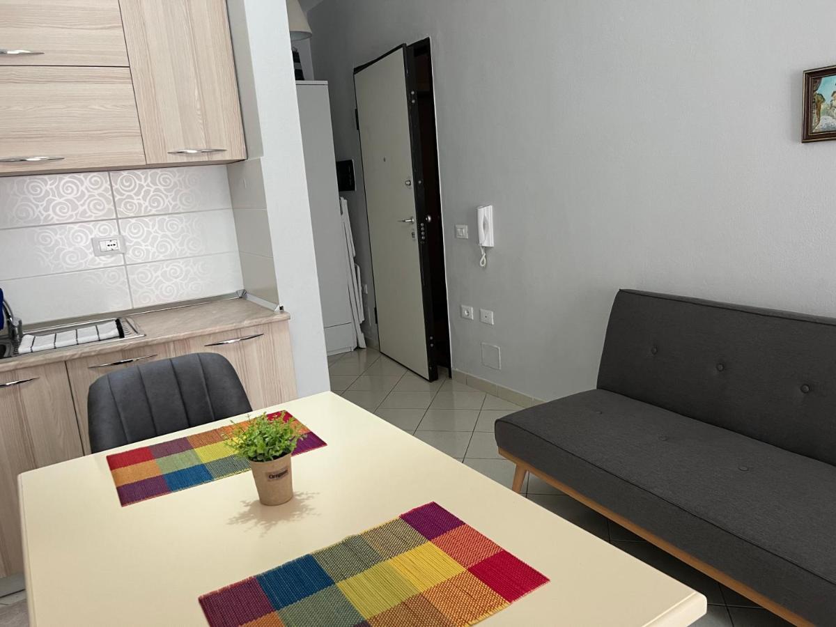 Emi Sol Apartment Vlorë Esterno foto
